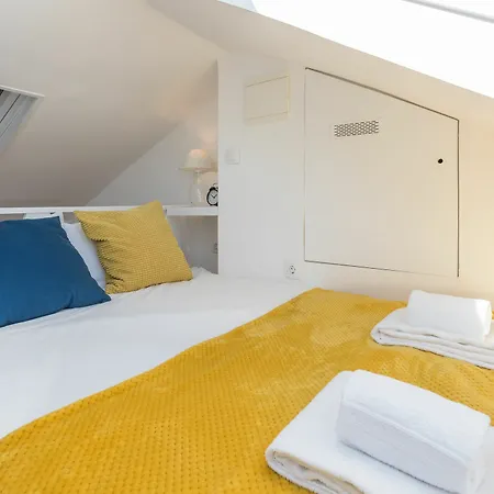 Alfama Loft By Lu Holidays Apartment